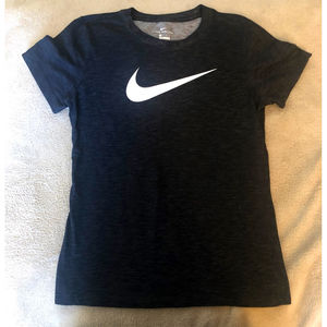 The Nike Tee xs